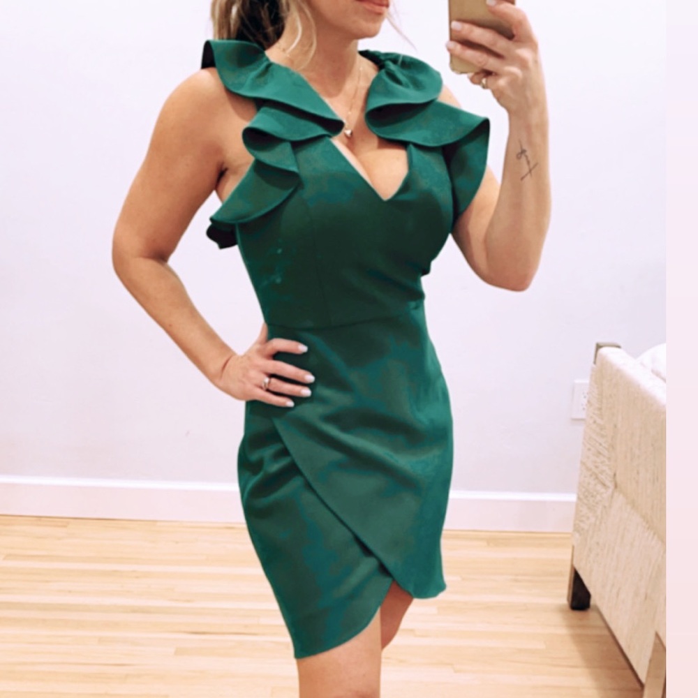 BCBG MAXAZRIA V-Neck Sleeveless Ultra Green Cocktail Dress